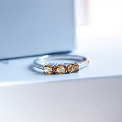 טבעת כסף "אוליב" עם אבני סטרין