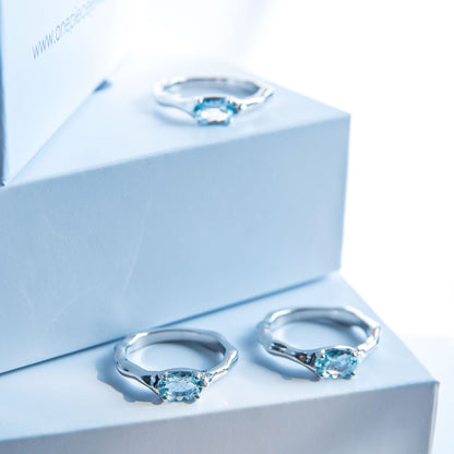 טבעת כסף "איימי" עם אבן אקוומרין