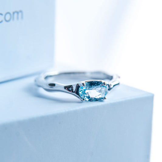 טבעת כסף "איימי" עם אבן אקוומרין