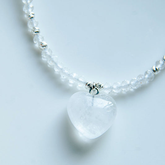 שרשרת אבני קריסטל קוורץ עם תליון לב