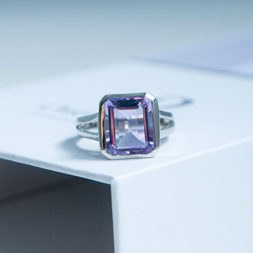 MADY טבעת כסף עם אמטיסט