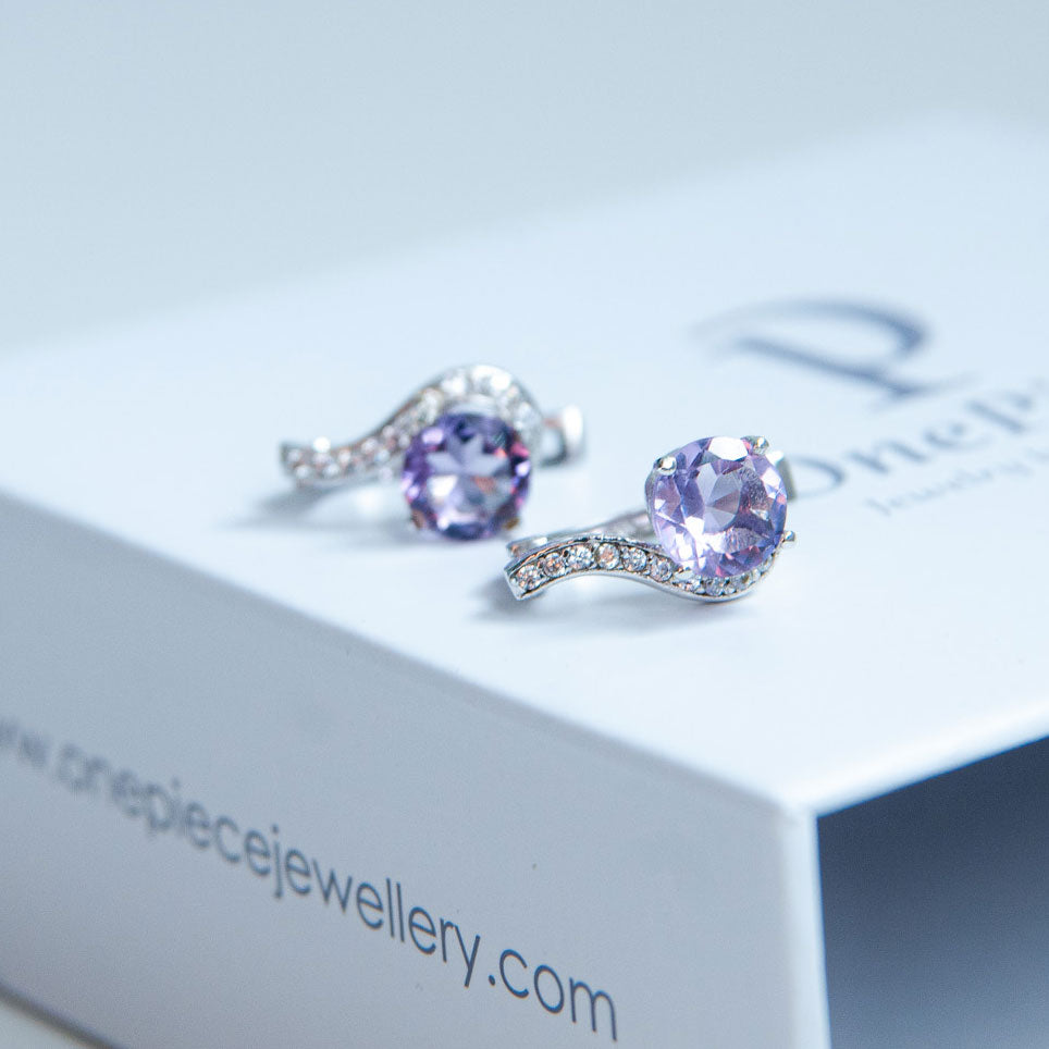 עגילי כסף "קלואי" עם אבני אמטיסט