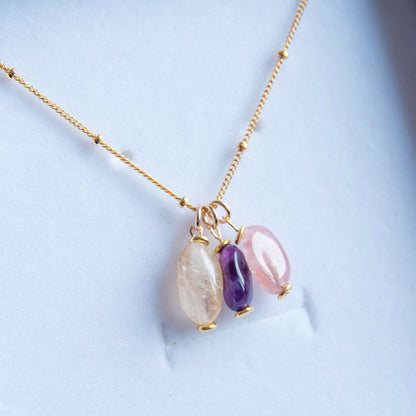 שרשרת עדינה מגולדפילד עם תליוני אבני חן