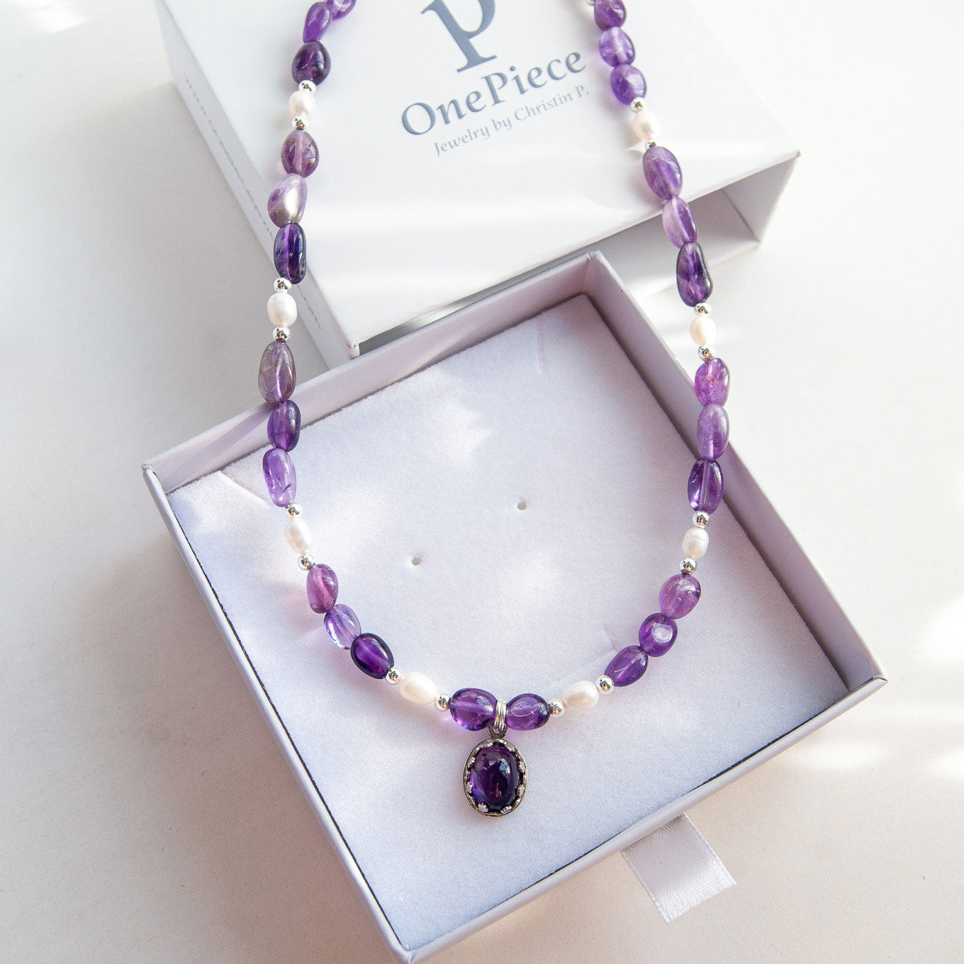 שרשרת מאבני אמטיסט עם תליון