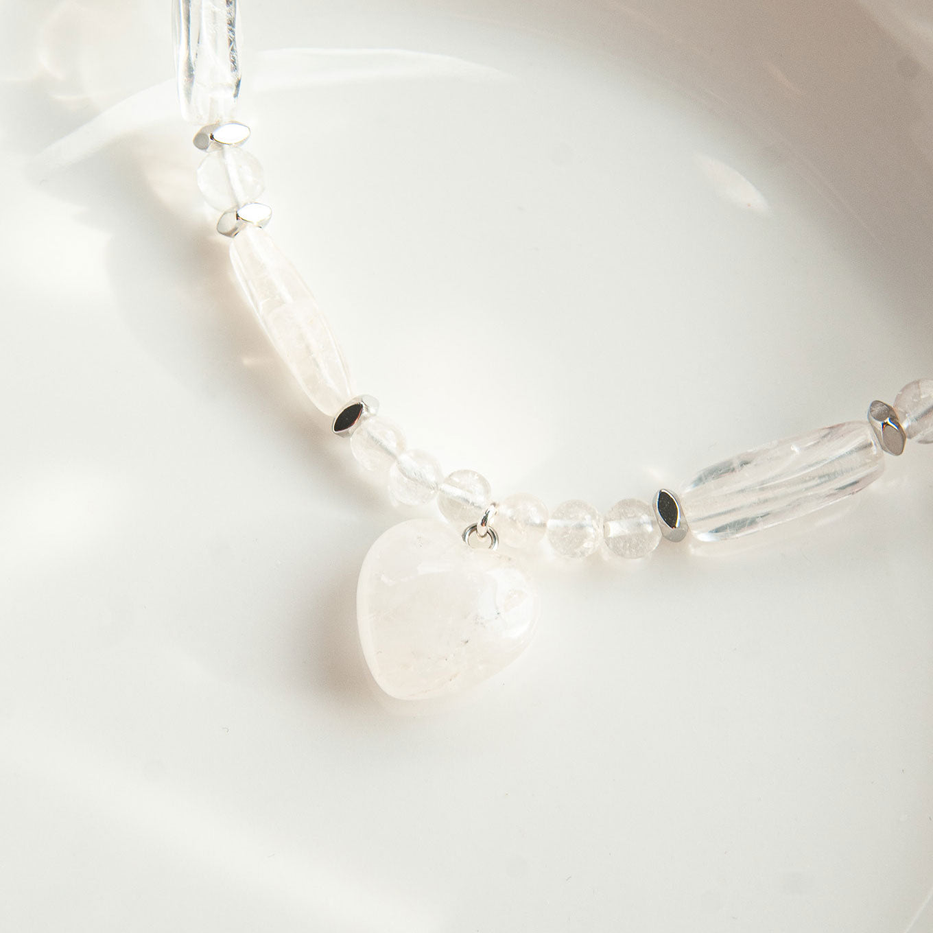 שרשרת אבני קריסטל קוורץ עם תליון לב