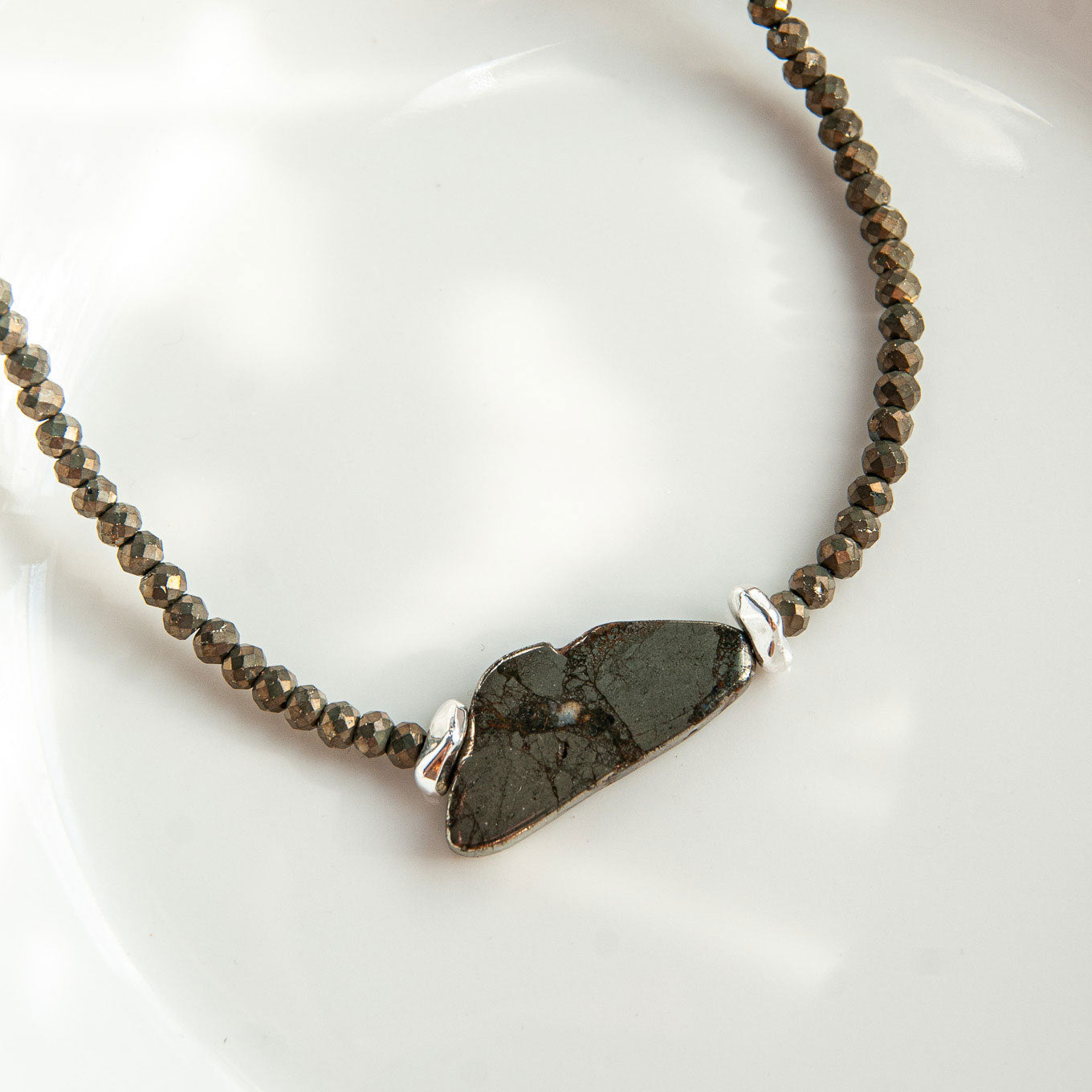 TREASURE שרשרת אבני פיריט