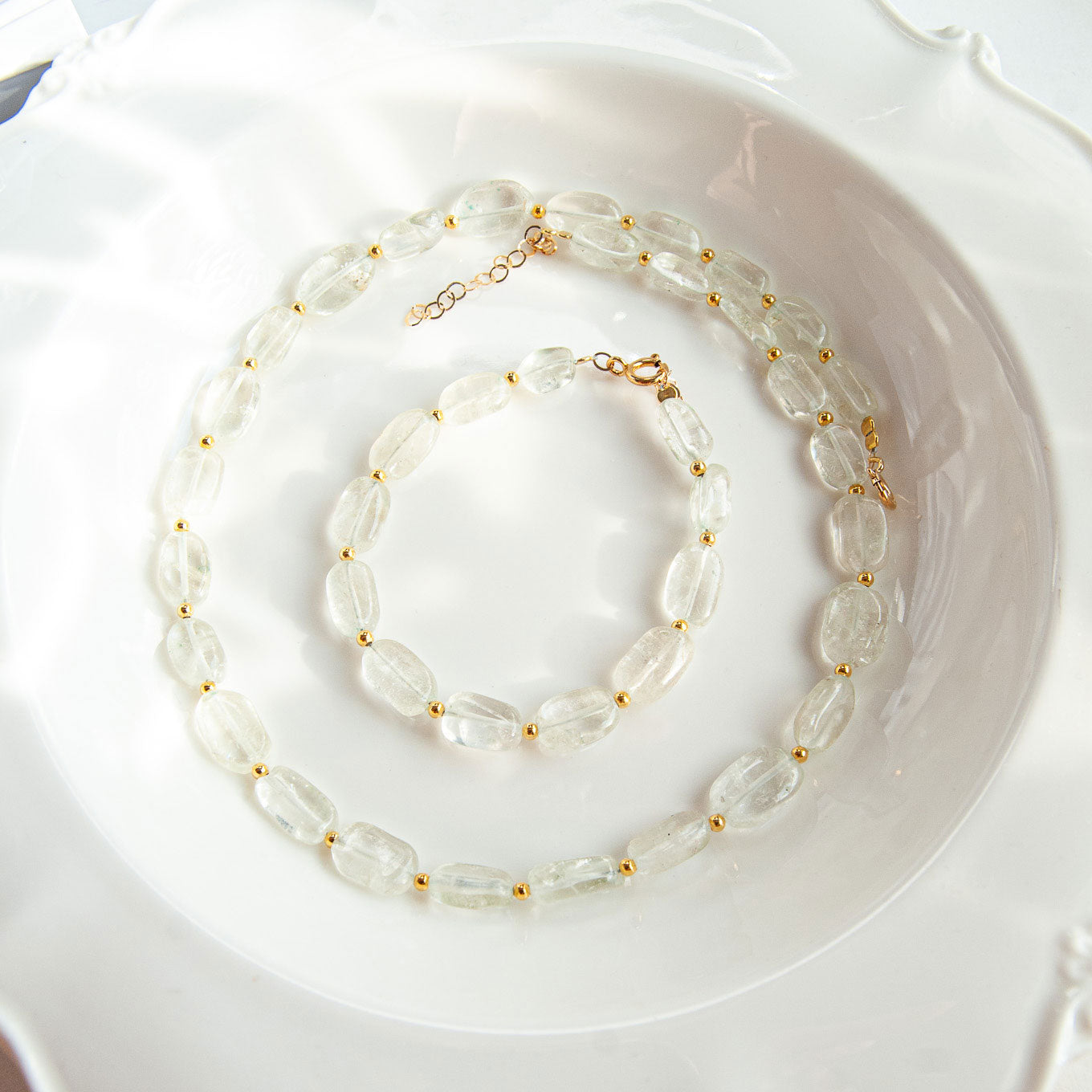 שרשרת אבני קריסטל קוורץ בגוון ירוק עדין