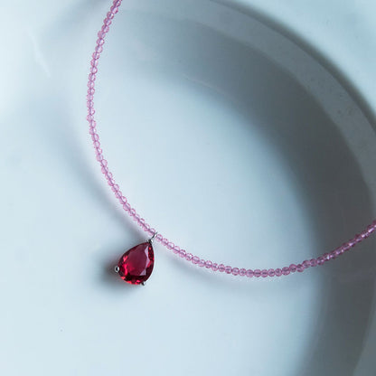שרשרת אבני שפינל ורודה עם תליון טיפה