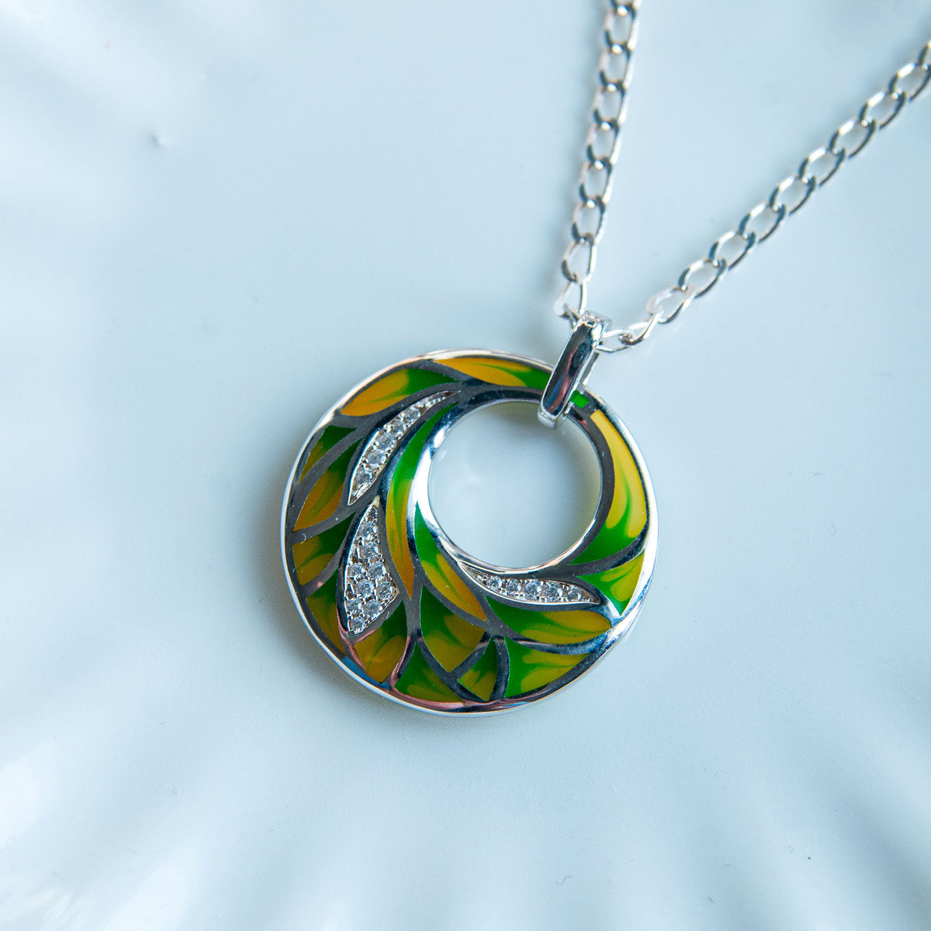 שרשרת כסף עם תליון אמייל טווס ירוק