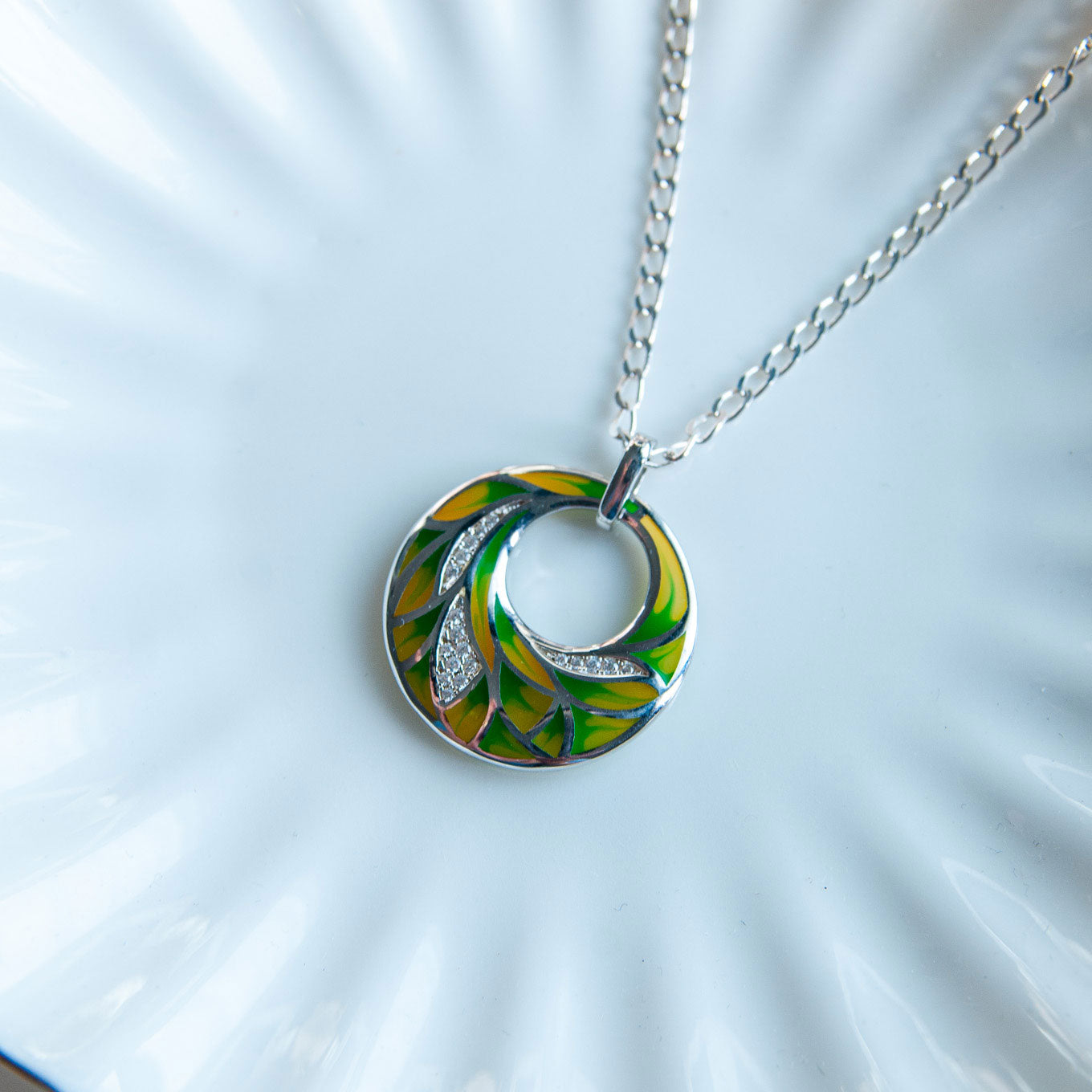 שרשרת כסף עם תליון אמייל טווס ירוק