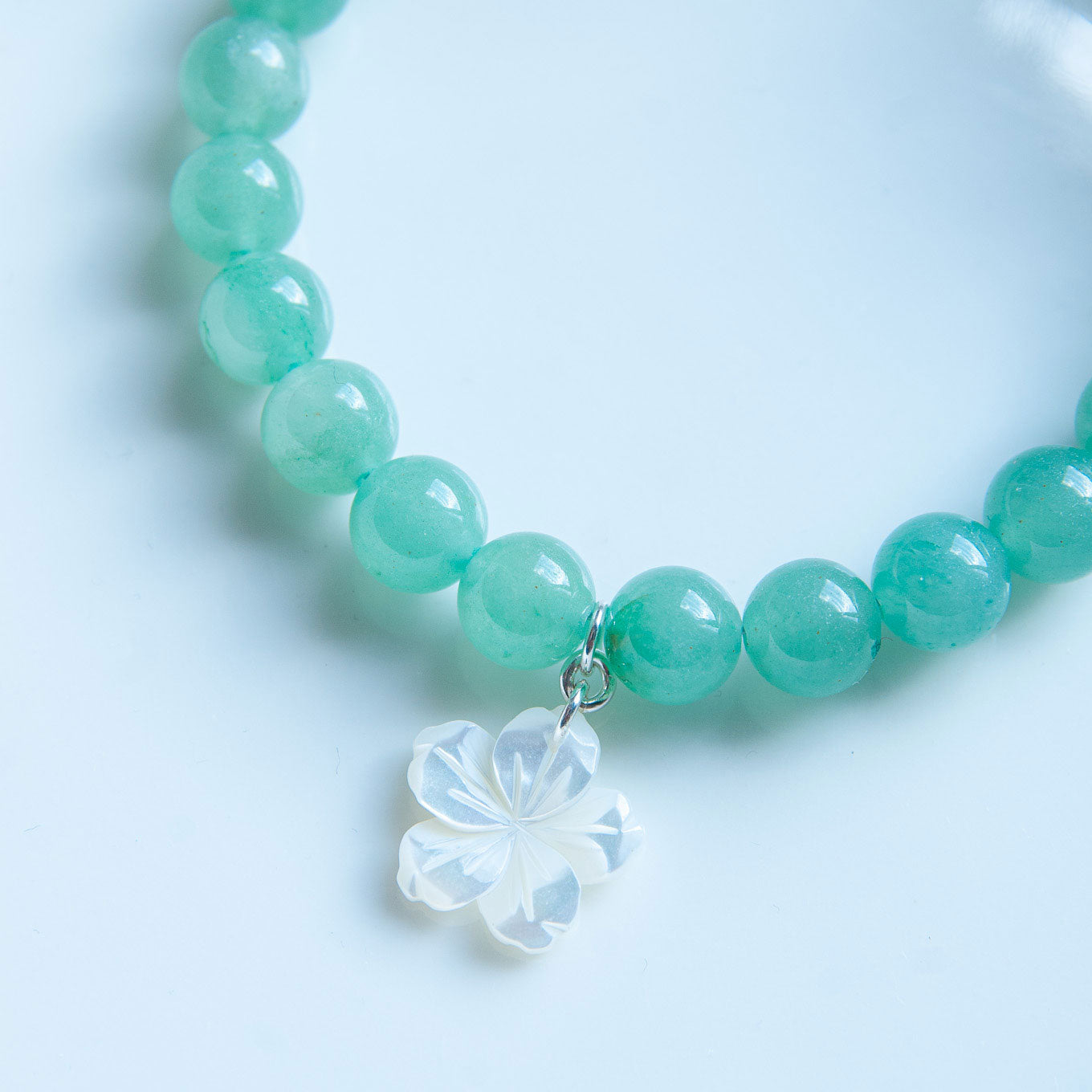 שרשרת מיני ליה מאבני אוונטורין עם תליון צדף