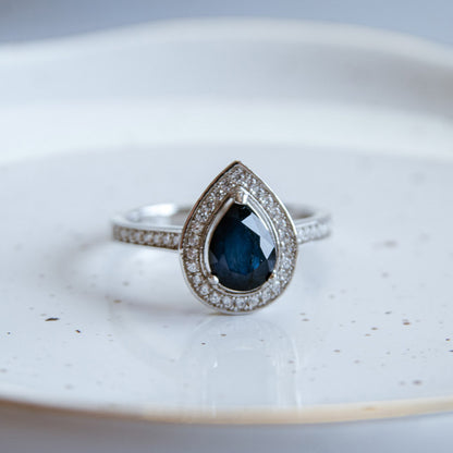 JULY טבעת כסף עם אבן ספיר