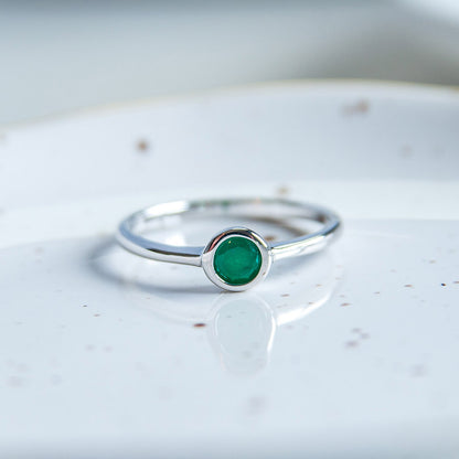 S טבעת כסף טסיל עם אבן אמרלד