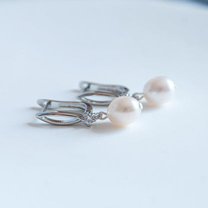 S עגילי פנינה קייסי