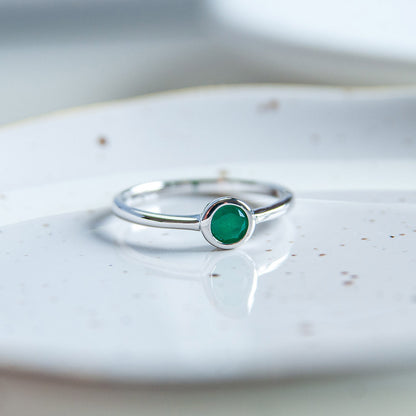 S טבעת כסף טסיל עם אבן אמרלד
