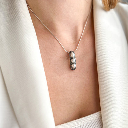 VIOLET שרשרת כסף עם פנינה