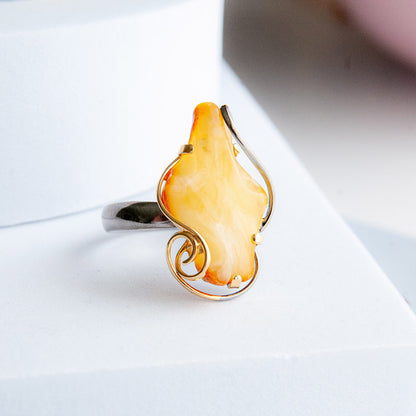 טבעת ענבר צהוב בעבודת יד