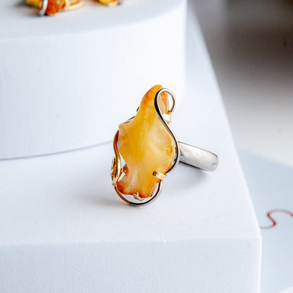 טבעת ענבר צהוב בעבודת יד