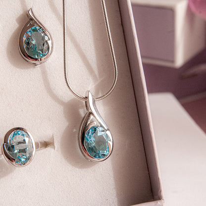 תליון "לילי" עם בלו טופז