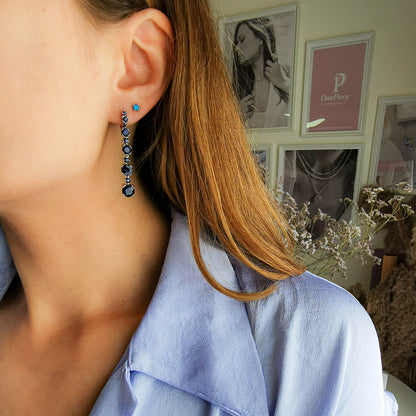 עגילי כסף במראה קלאסי עם אבני ספיר