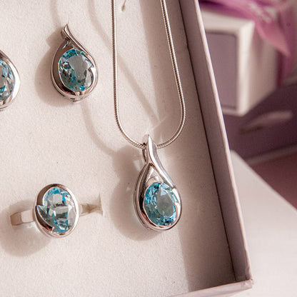 תליון "לילי" עם בלו טופז