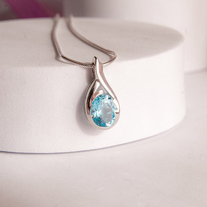 תליון "לילי" עם בלו טופז