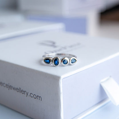 טבעת כסף ססיל עם אבני ספיר