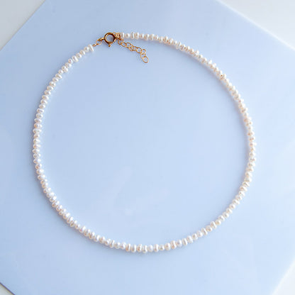 שרשרת פנינים עדינה אלה-לי