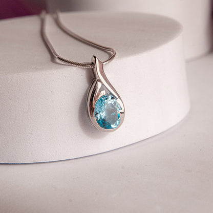 תליון "לילי" עם בלו טופז