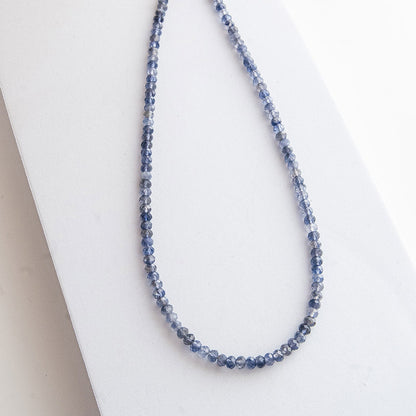 שרשרת אבני איולייט בהירה