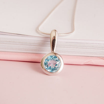 תליון כסף "ניקול" עם אבן בלו טופז