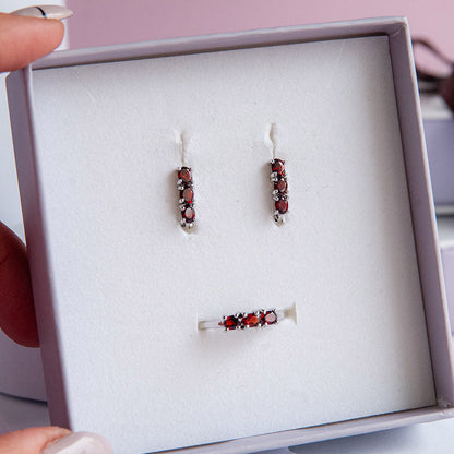 טבעת כסף "אוליב" עם אבני גרנט