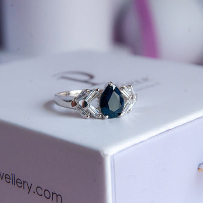 טבעת כסף פלורה עם אבן ספיר  & זירקונים