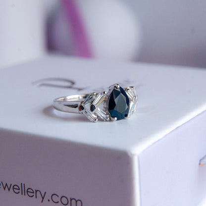 טבעת כסף פלורה עם אבן ספיר  & זירקונים