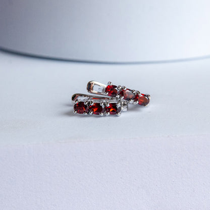 עגילי כסף "אוליב" עם אבני גרנט