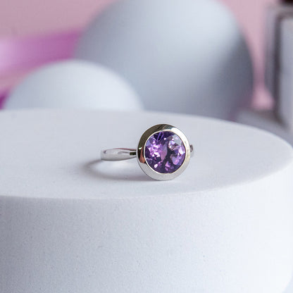 טבעת כסף "ניקול" עם אבן אמטיסט