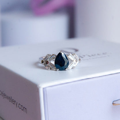 טבעת כסף פלורה עם אבן ספיר  & זירקונים