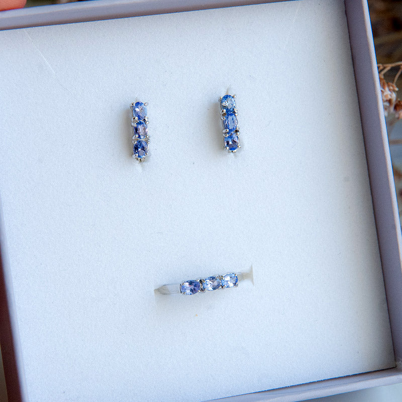 טבעת כסף "אוליב" עם אבני טנזנייט