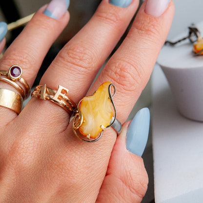 טבעת ענבר צהוב בעבודת יד