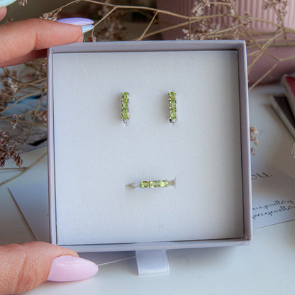 טבעת כסף "אוליב" עם אבני פרידוט