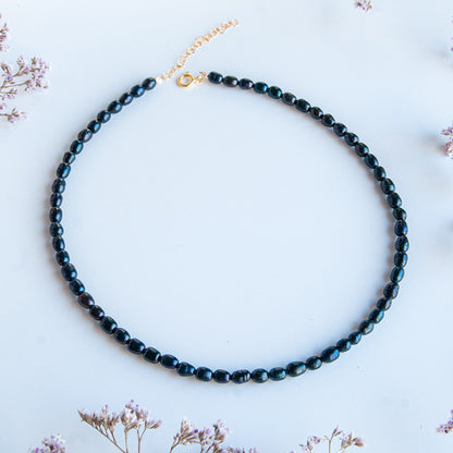 BLACK BEATRICE שרשרת פנינים