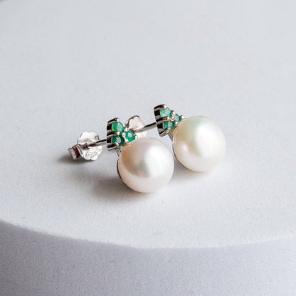 עגילי כסף "פיונה" עם פנינה ואמרלד