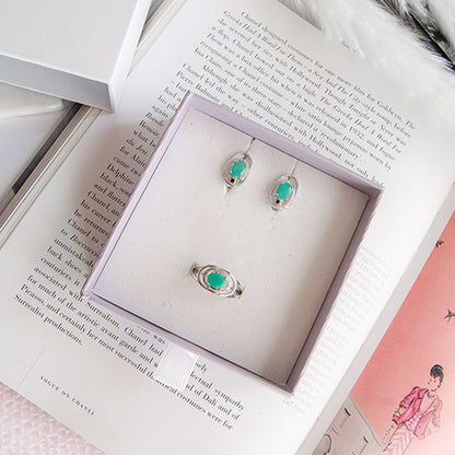 טבעת כסף "גרייס" עם אבן אמרלד