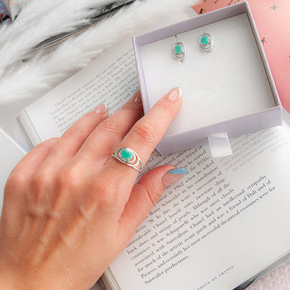 טבעת כסף "גרייס" עם אבן אמרלד