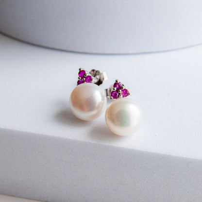 עגילי כסף "פיונה" עם פנינה ורובי