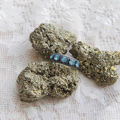 טבעת "מריי" עם בלו טופז