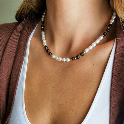 S SHARON שרשרת פנינים בשילוב אבני סמוקי